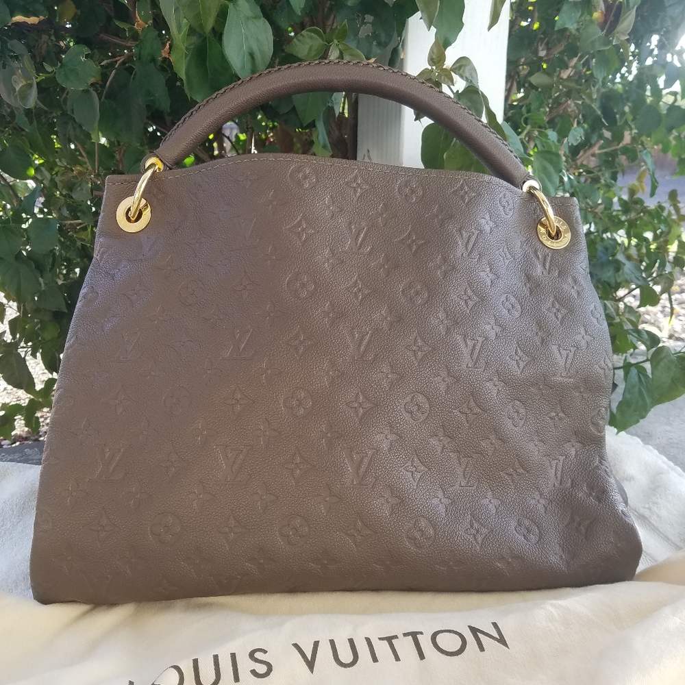 Louis Vuitton empreinte large artsy bag